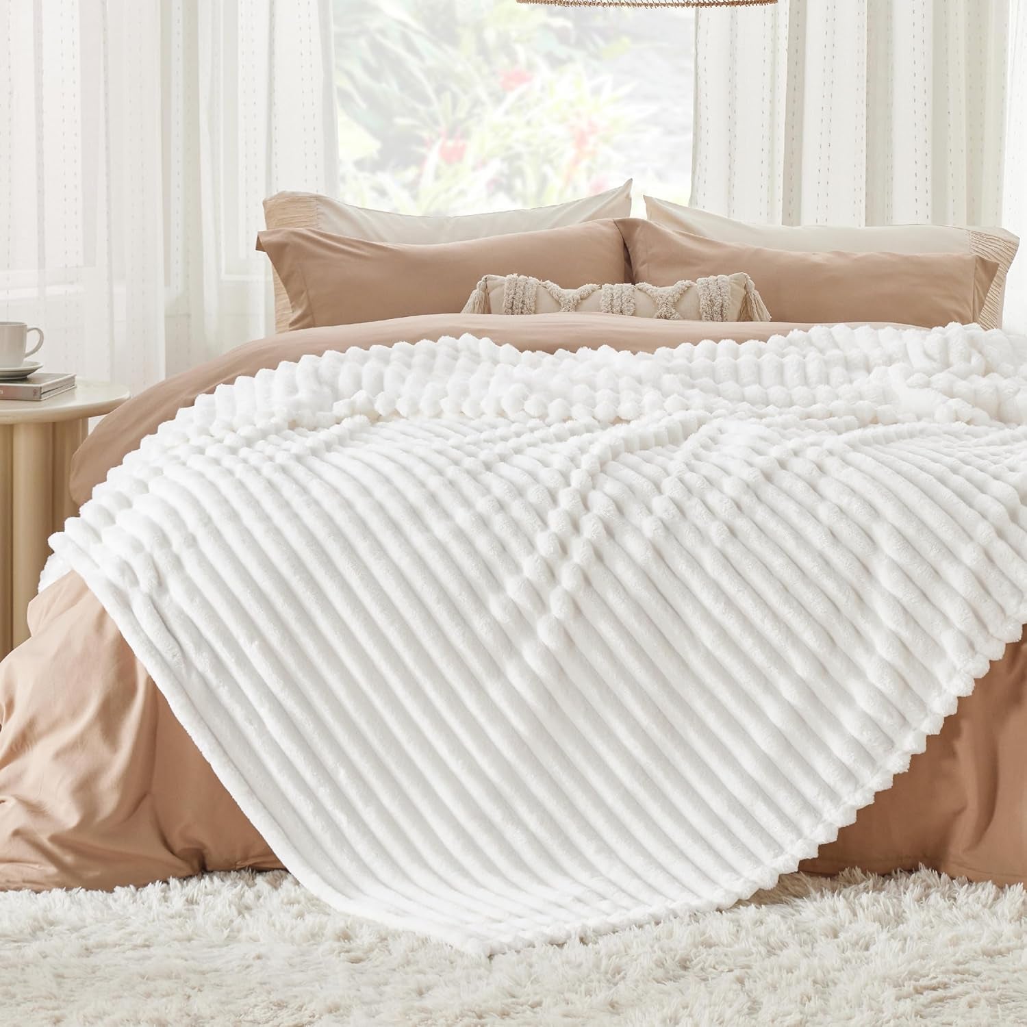 King Size Blanket for Bed - Super Soft Cozy Blankets for Women, Cute Large Fleece Blanket for Girls, White, 108X90 Inches
